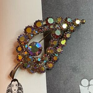 Gorgeous Super Sparkly Vintage 'Continental' Leaf Brooch